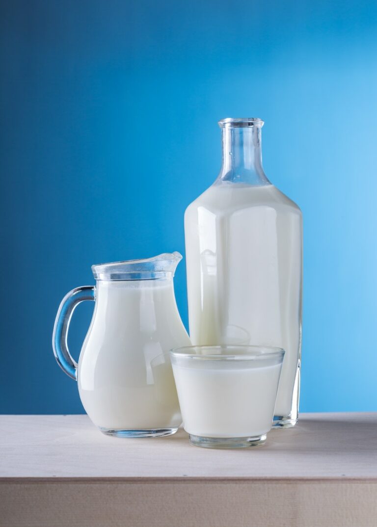 esl-discussion-about-the-idioms-milk-it-and-milk-it-dry